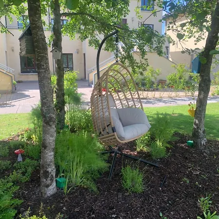 Relaxing Balcony Views Self Catering On Park Grounds Lägenhet *